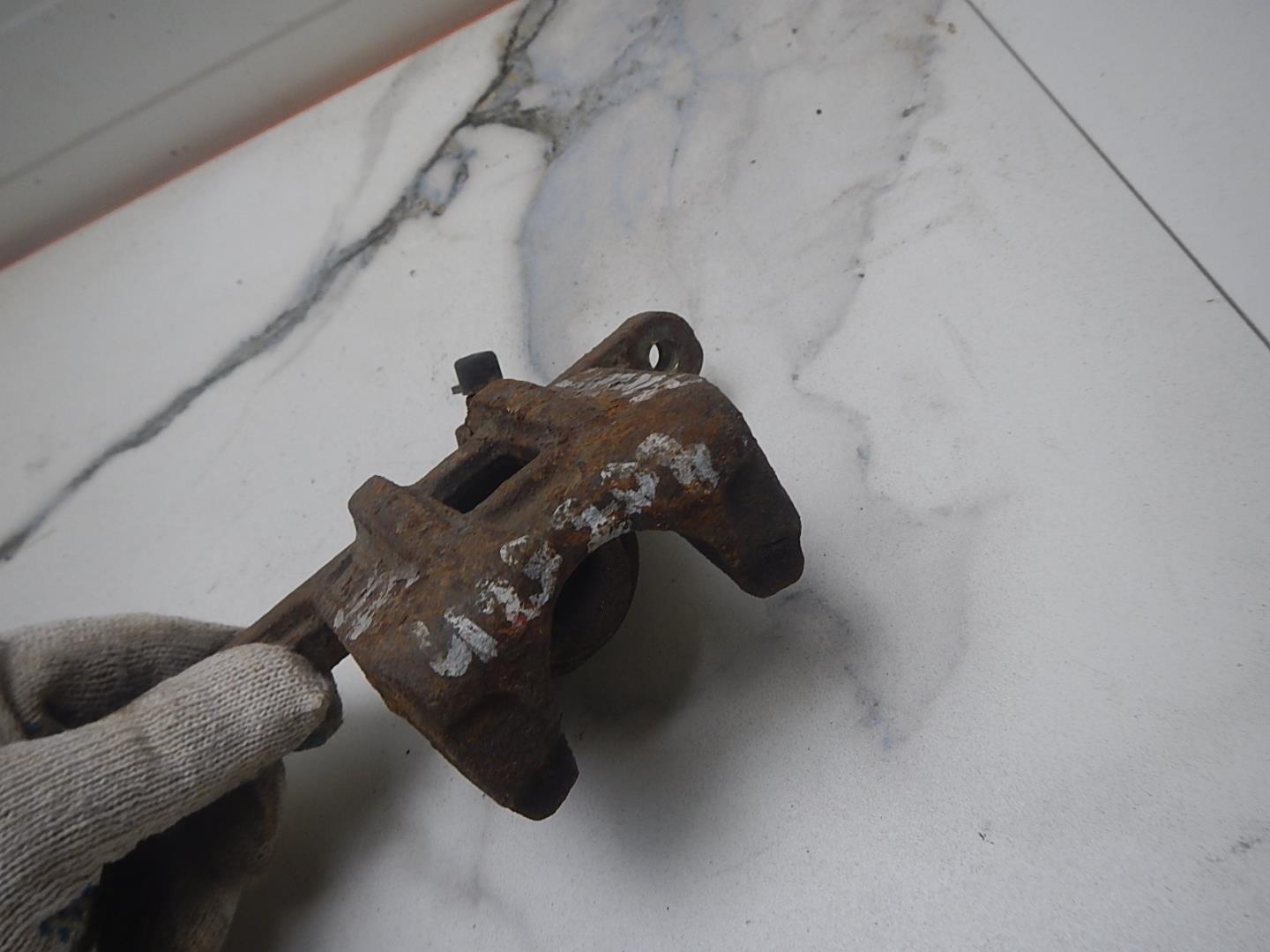 Суппорт задний правый