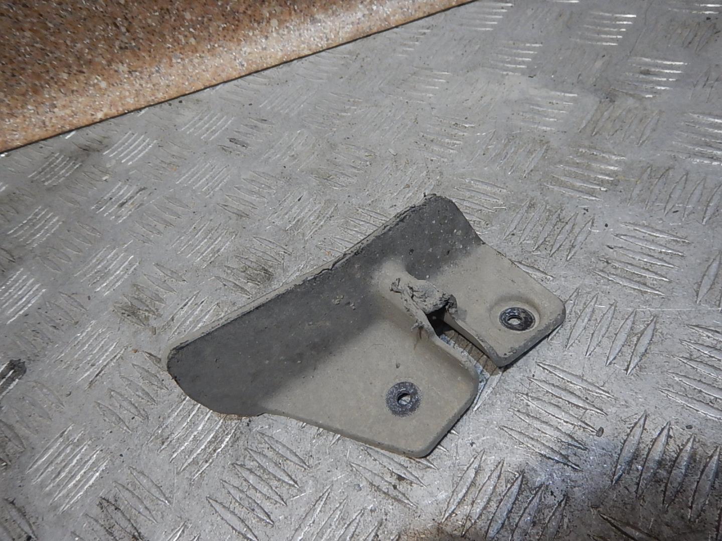 Брызговик задний правый