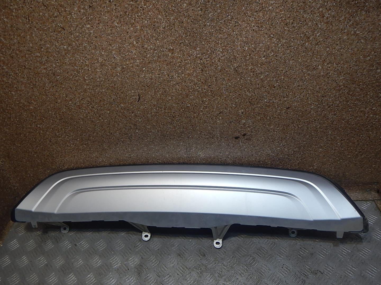 Накладка заднего бампера