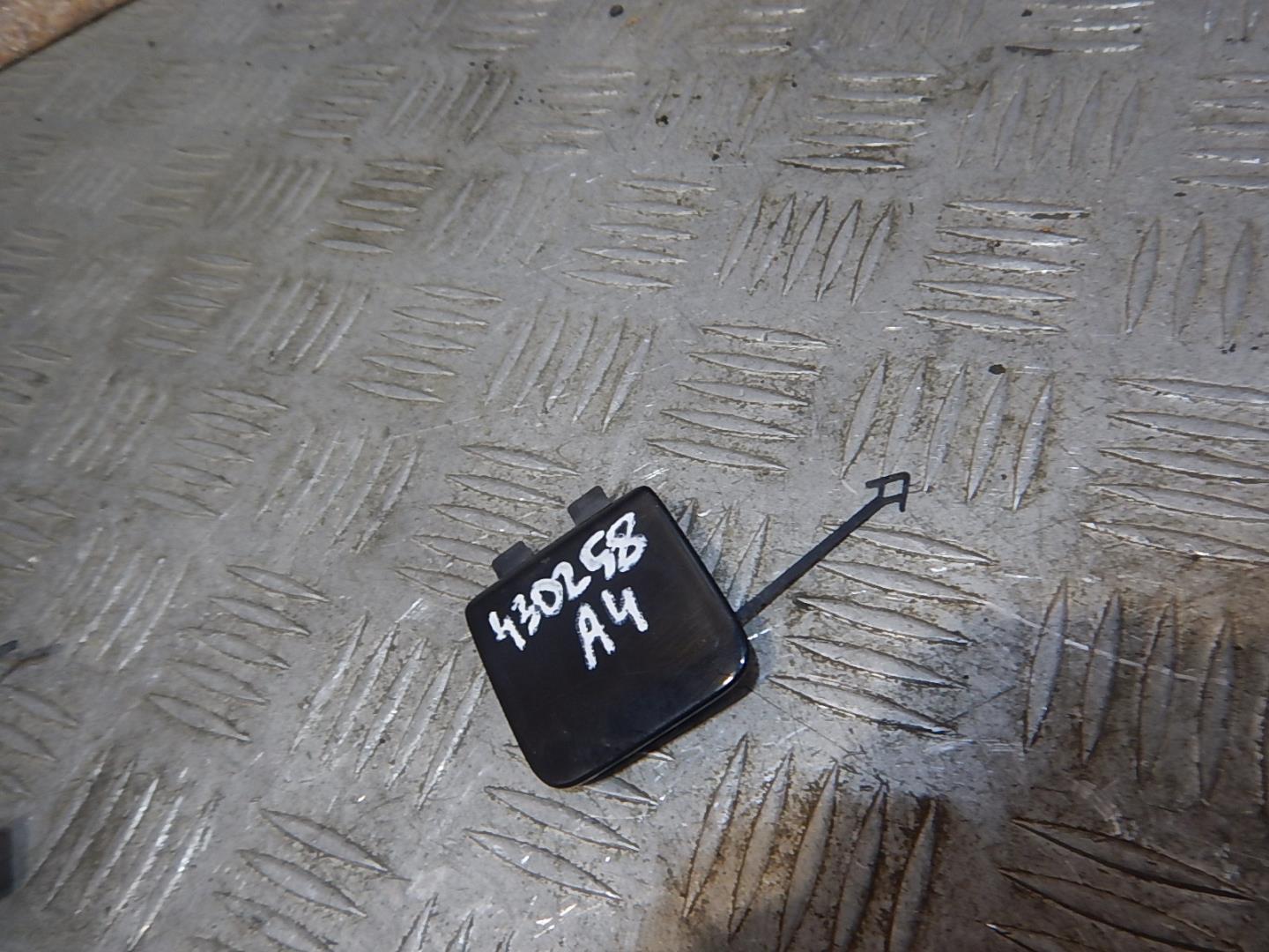 Заглушка буксировочного крюка