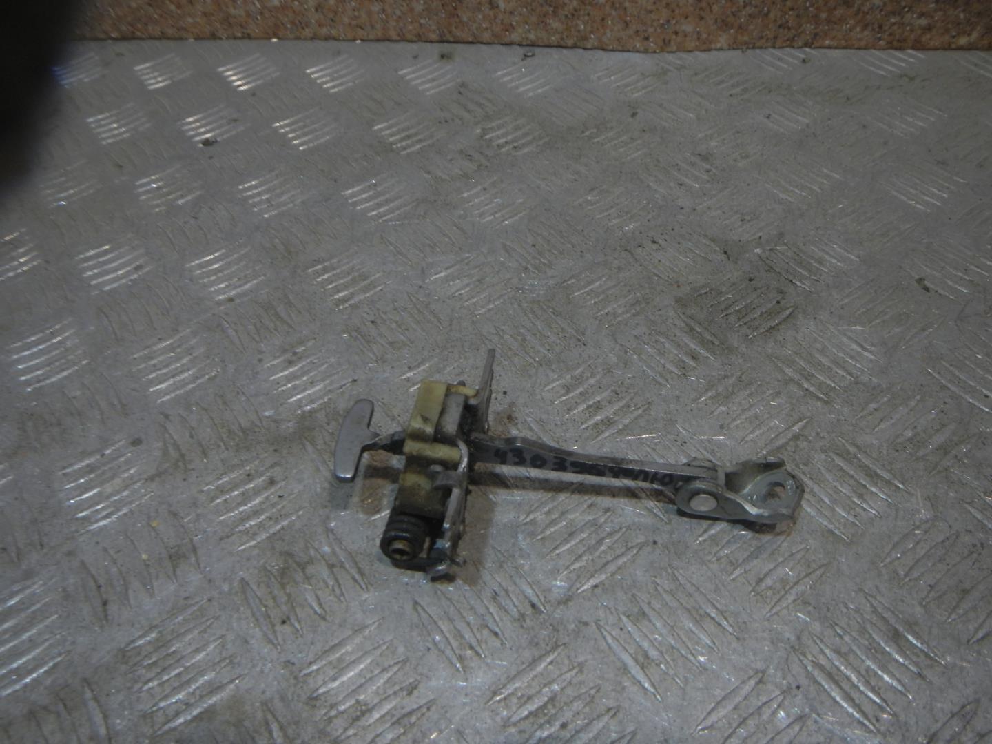 Ограничитель двери