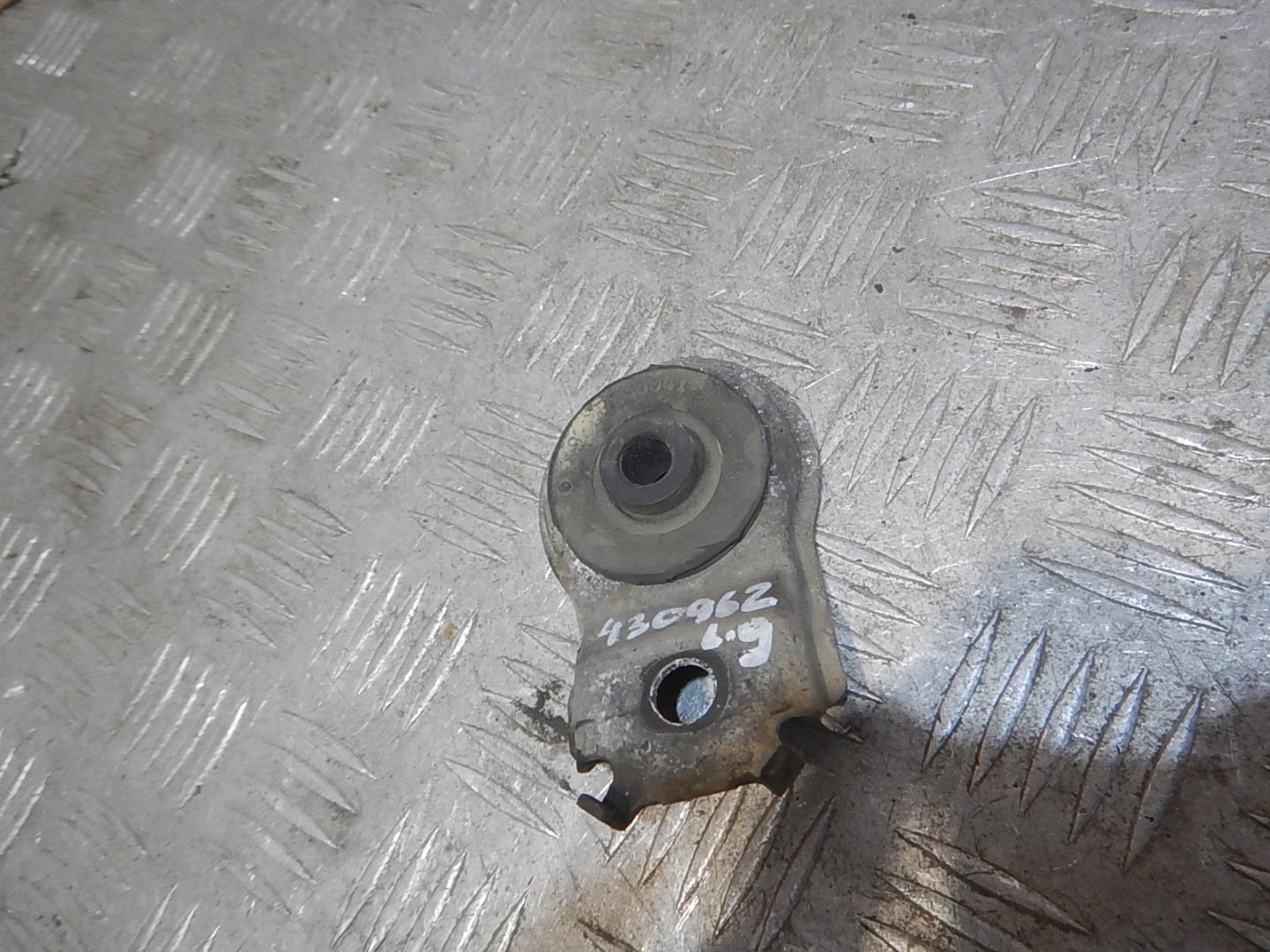 Кронштейн радиатора