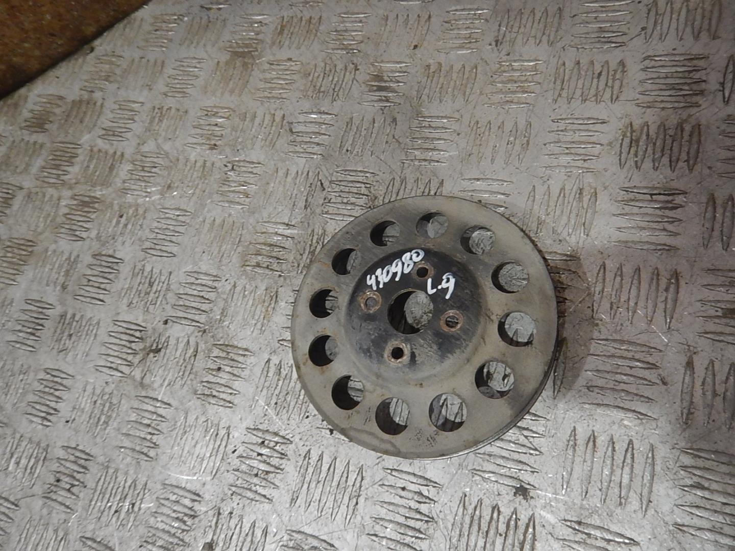 Шкив водяного насоса (помпы)