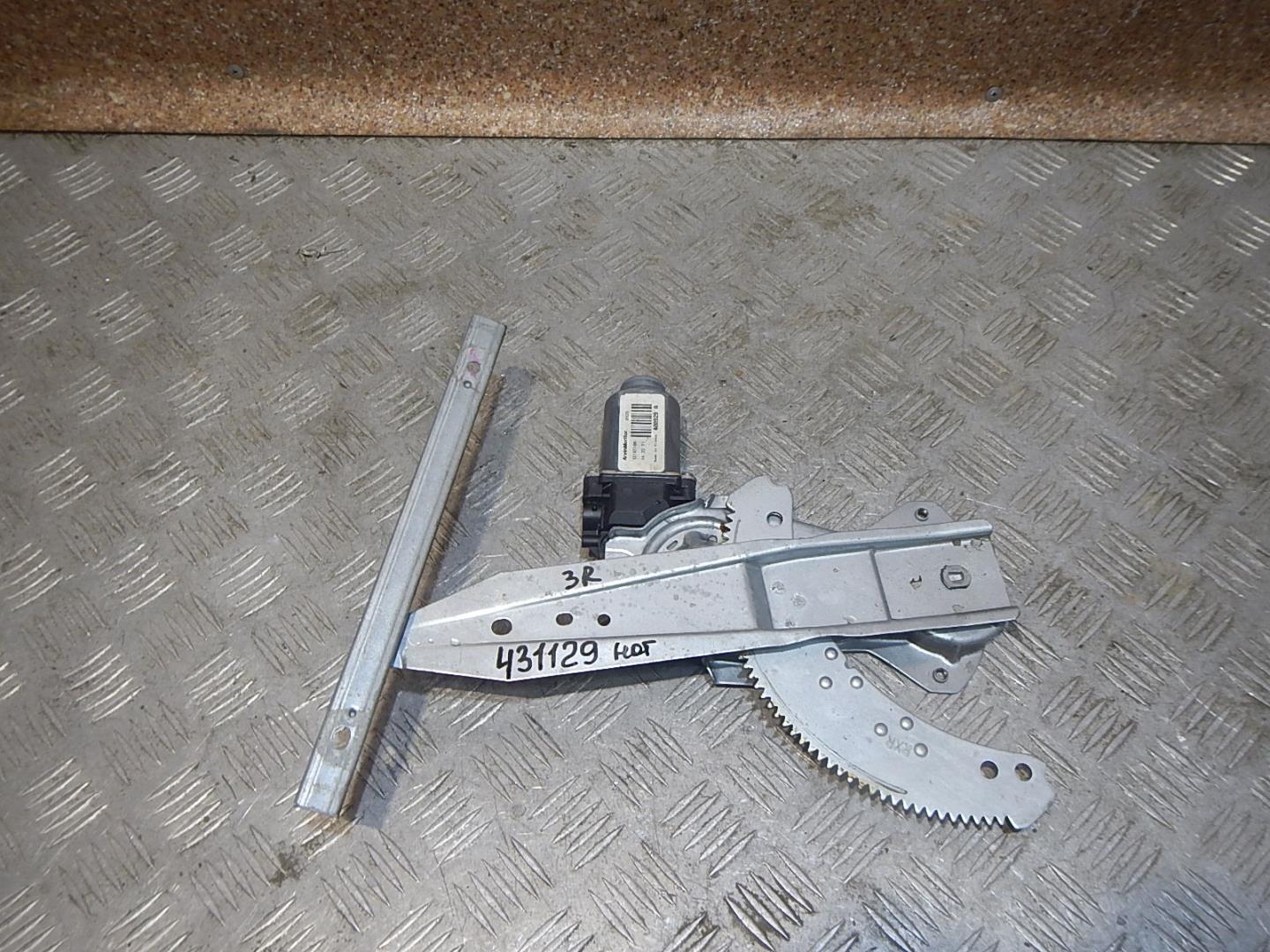 Стеклоподъемник электр. задний правый