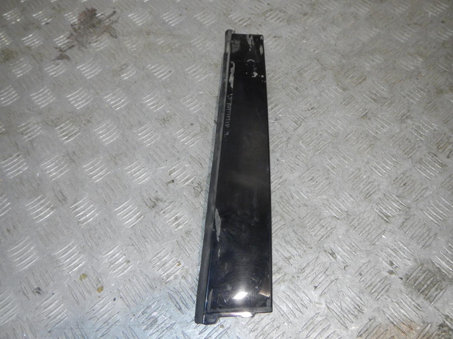 Накладка двери задней левой