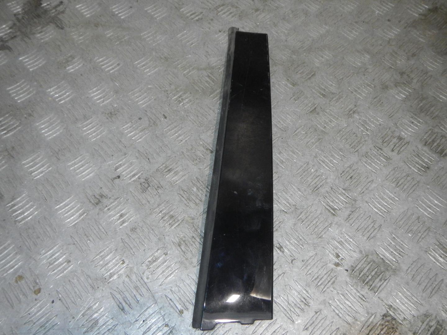 Накладка двери задней левой