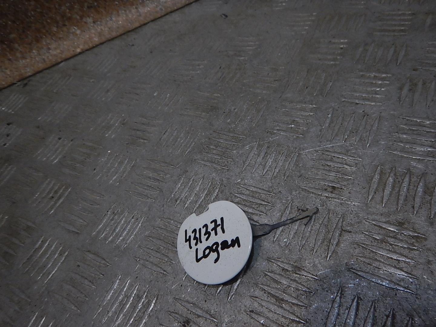 Заглушка буксировочного крюка