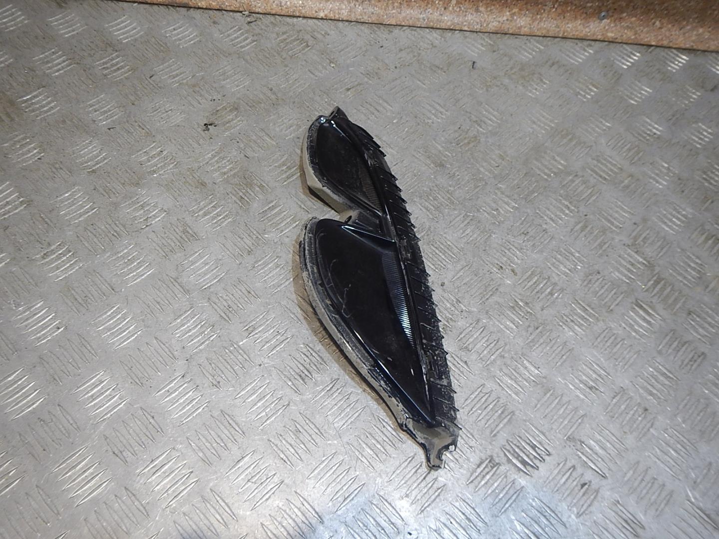 Накладка заднего бампера правая