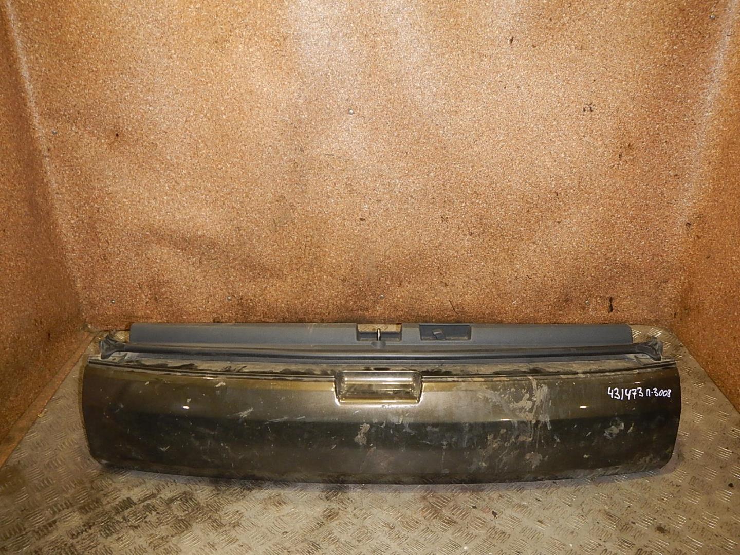 Дверь багажника