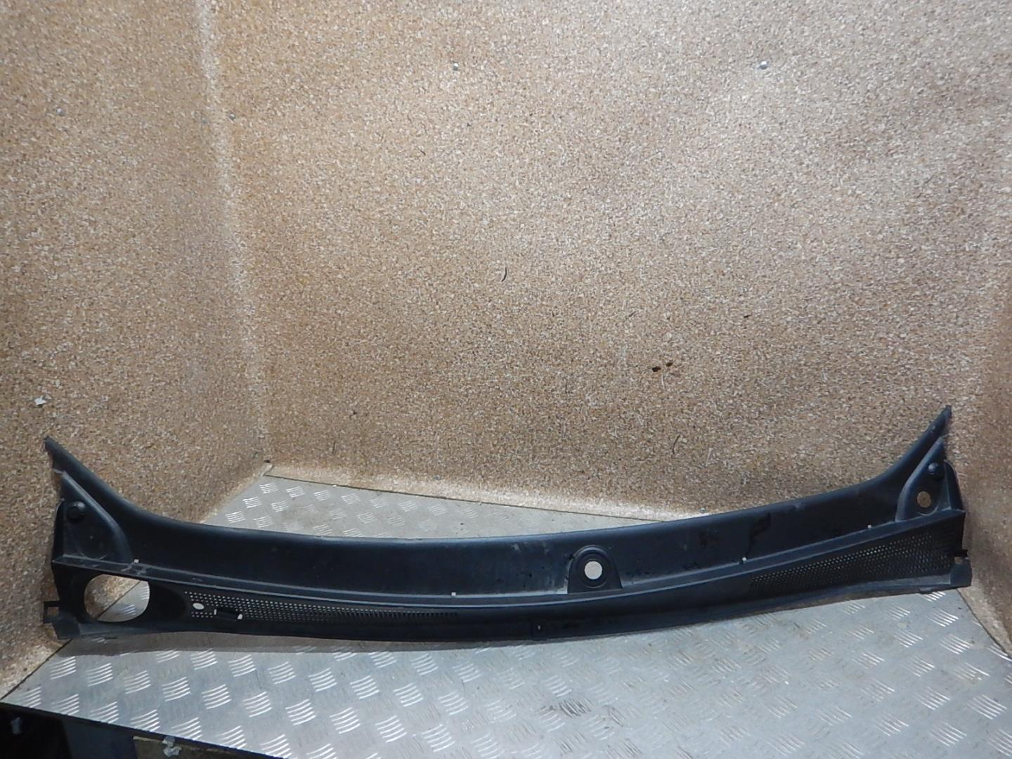 Решетка стеклоочистителей (Жабо)