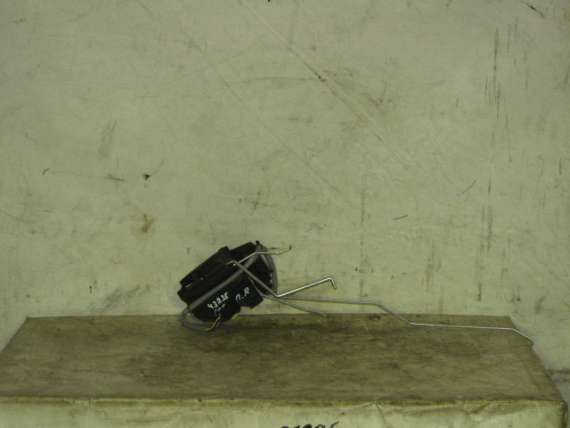 Замок двери передней правой