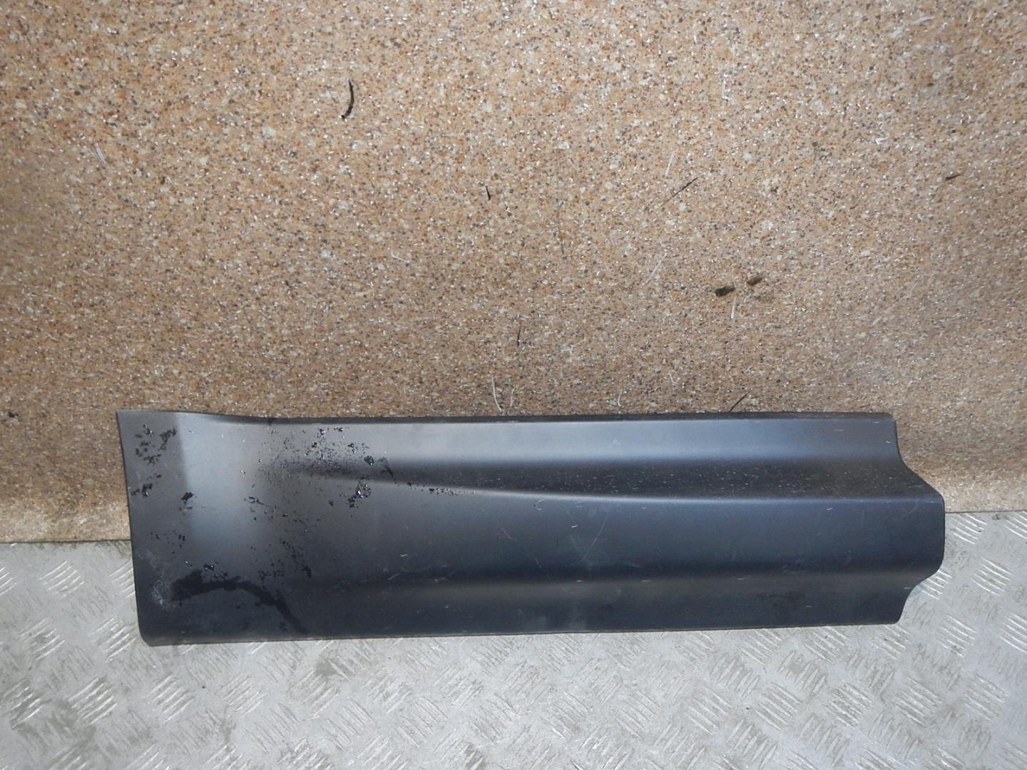 Молдинг задней правой двери