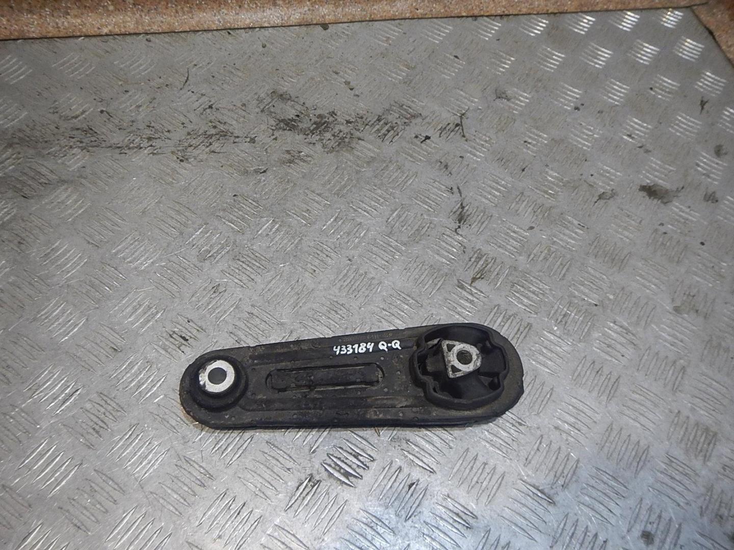 Опора двигателя задняя