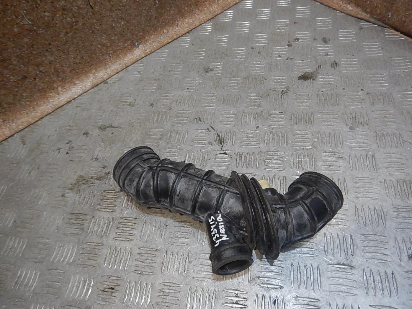 Патрубок воздушного фильтра