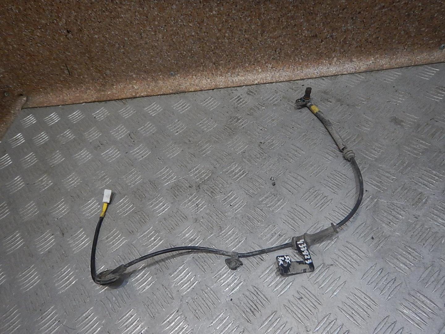 Датчик ABS задний