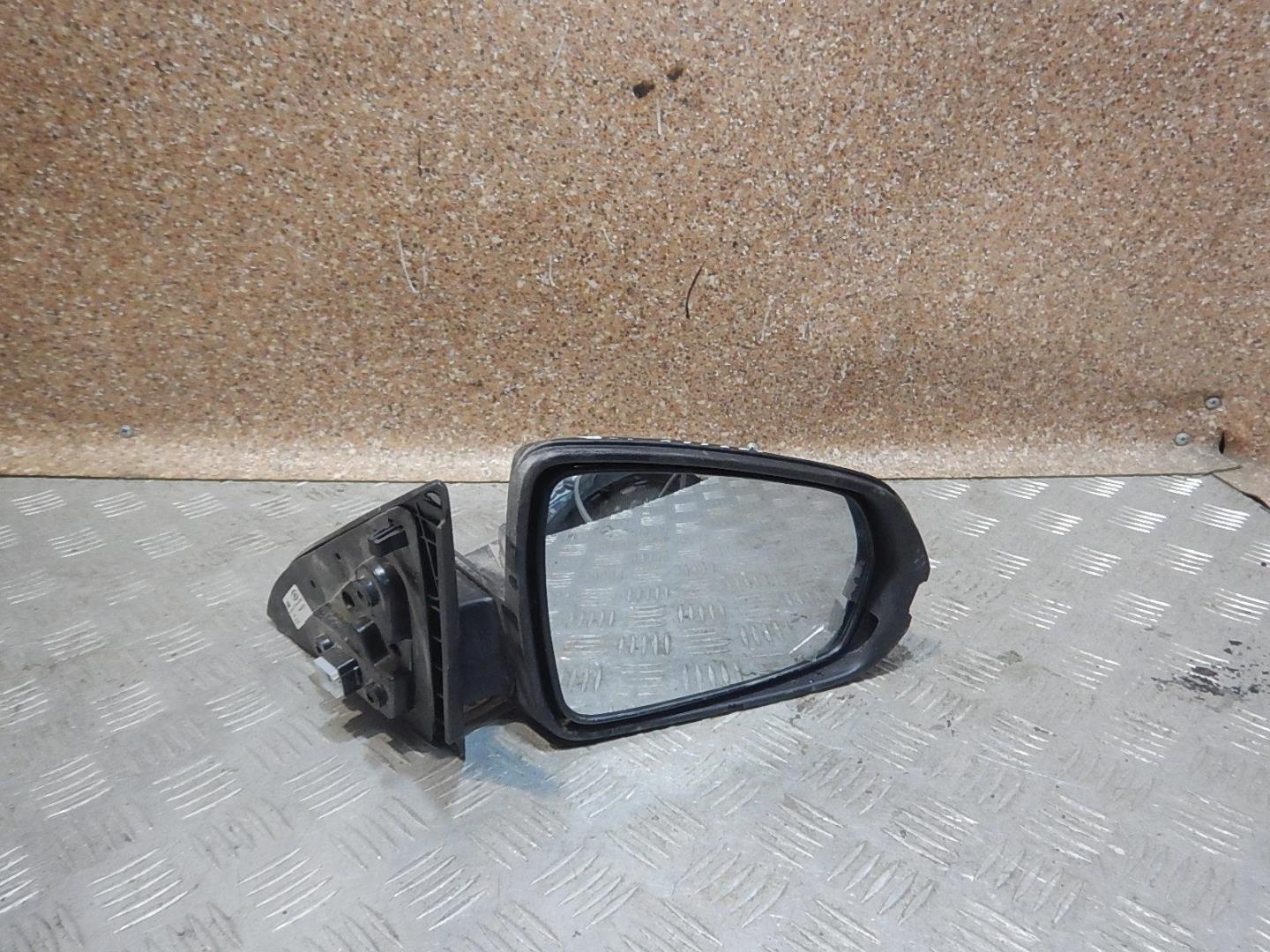 Зеркало правое электрическое