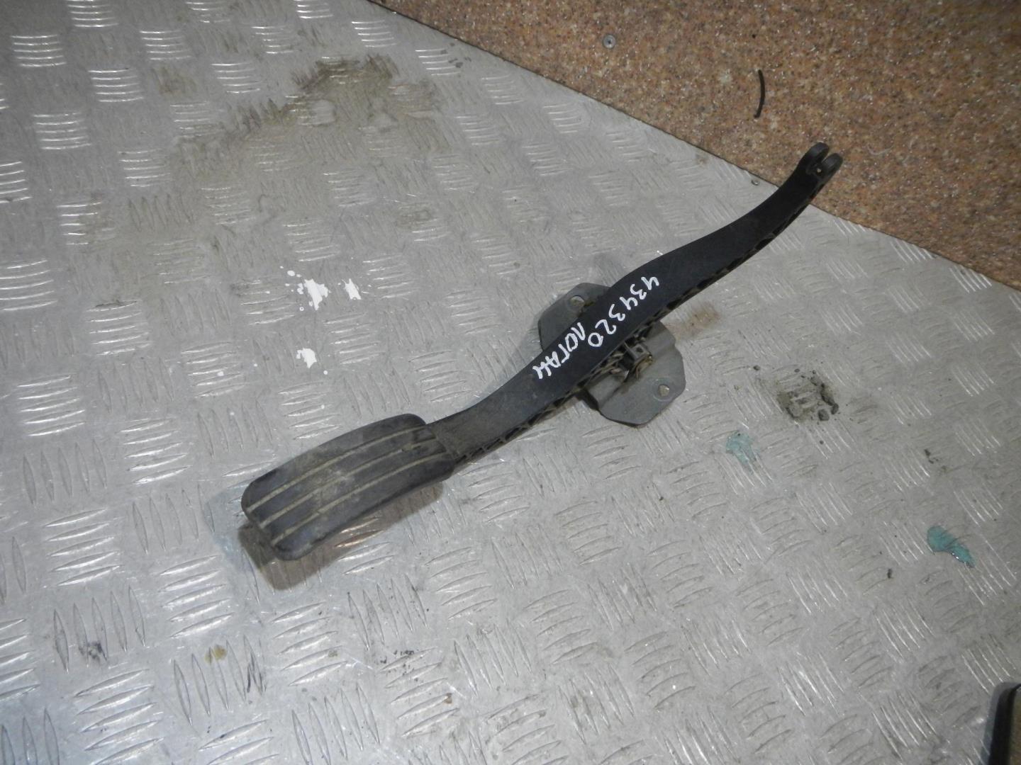 Педаль газа