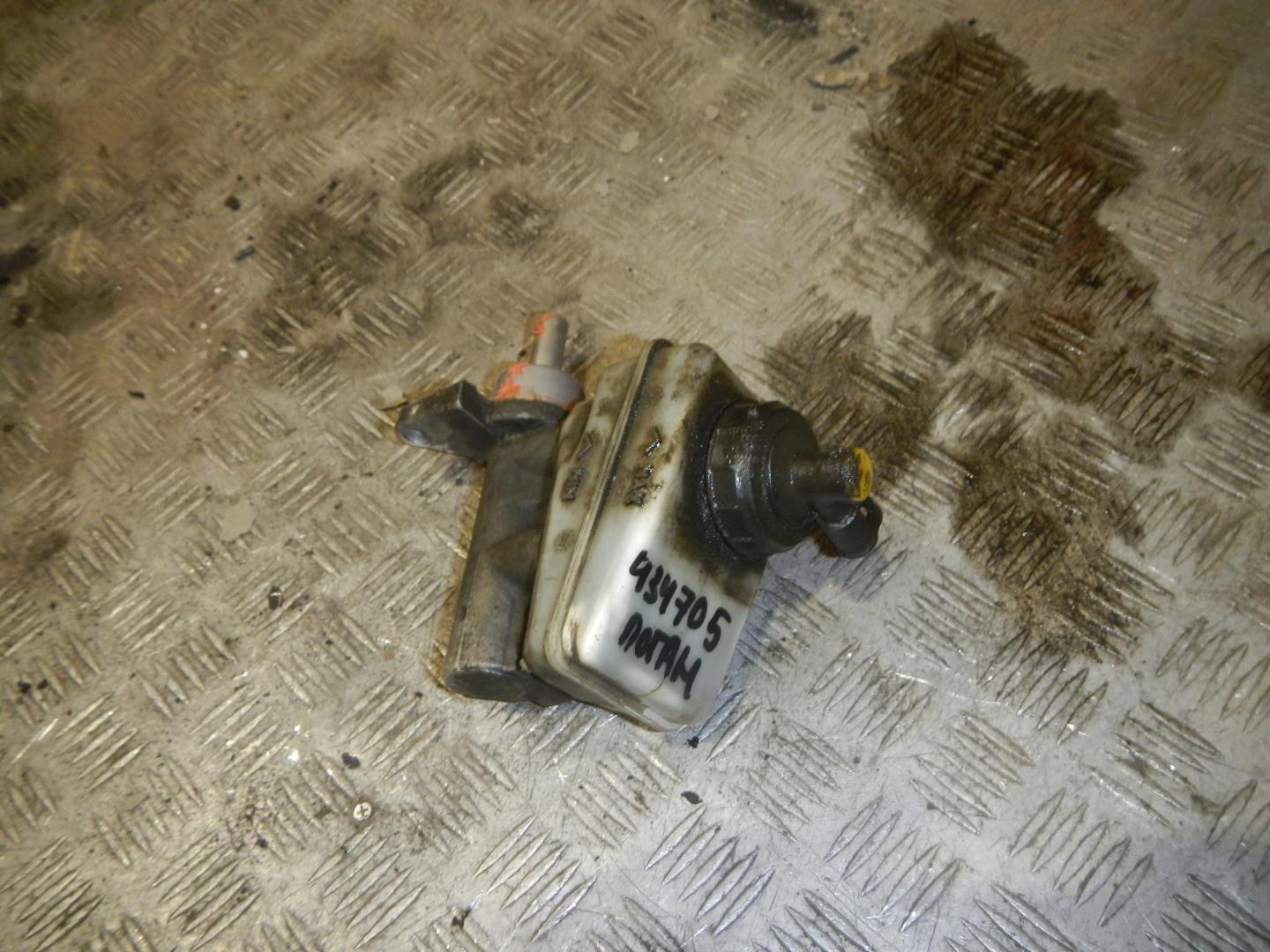 Цилиндр тормозной главный