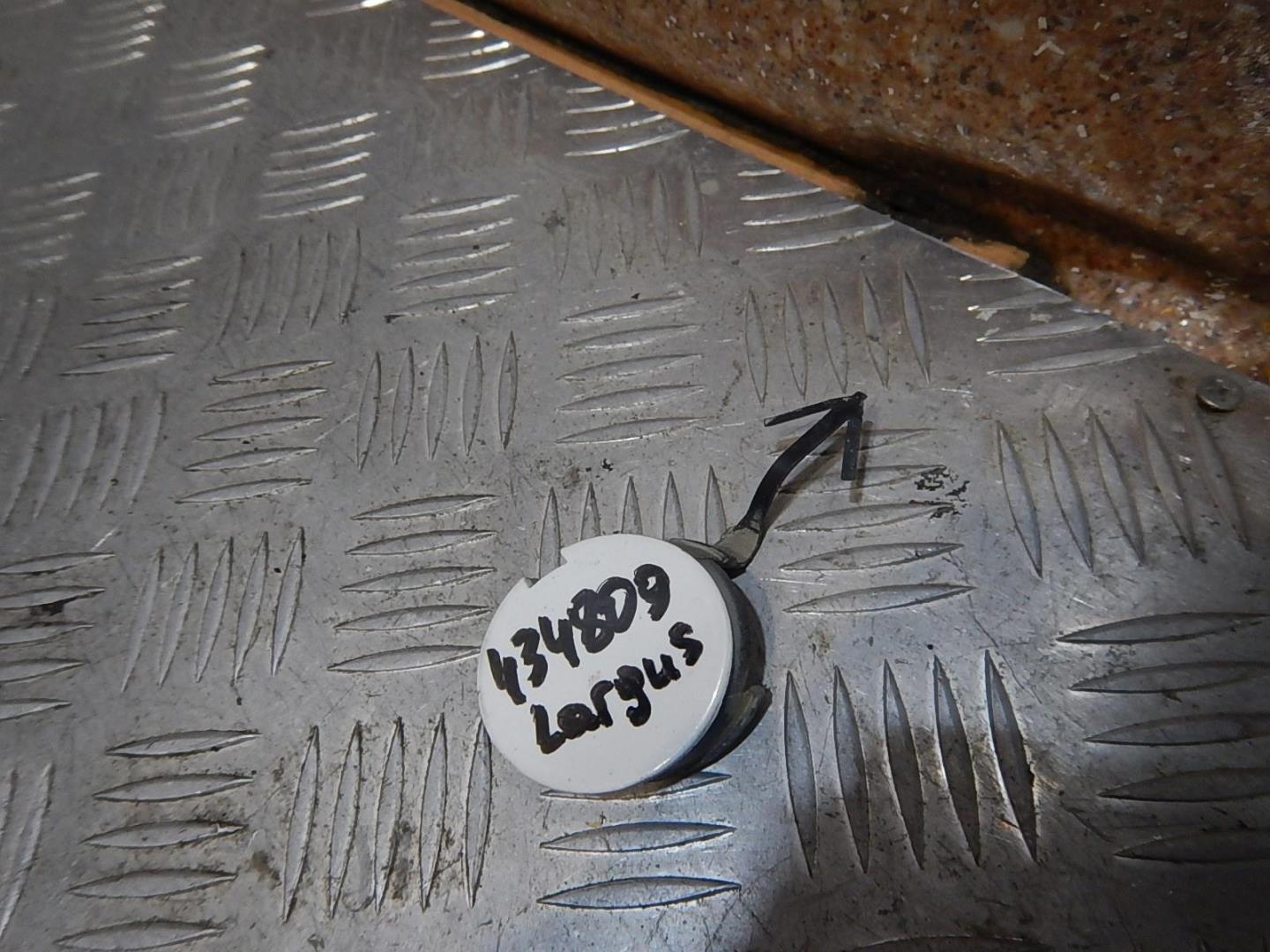 Заглушка буксировочного крюка