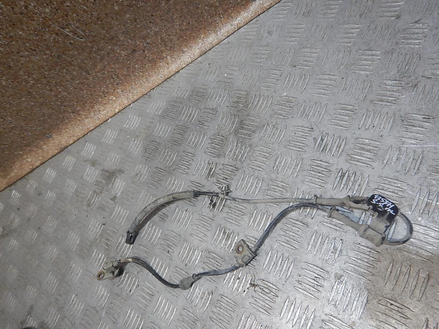 Датчик ABS передний левый