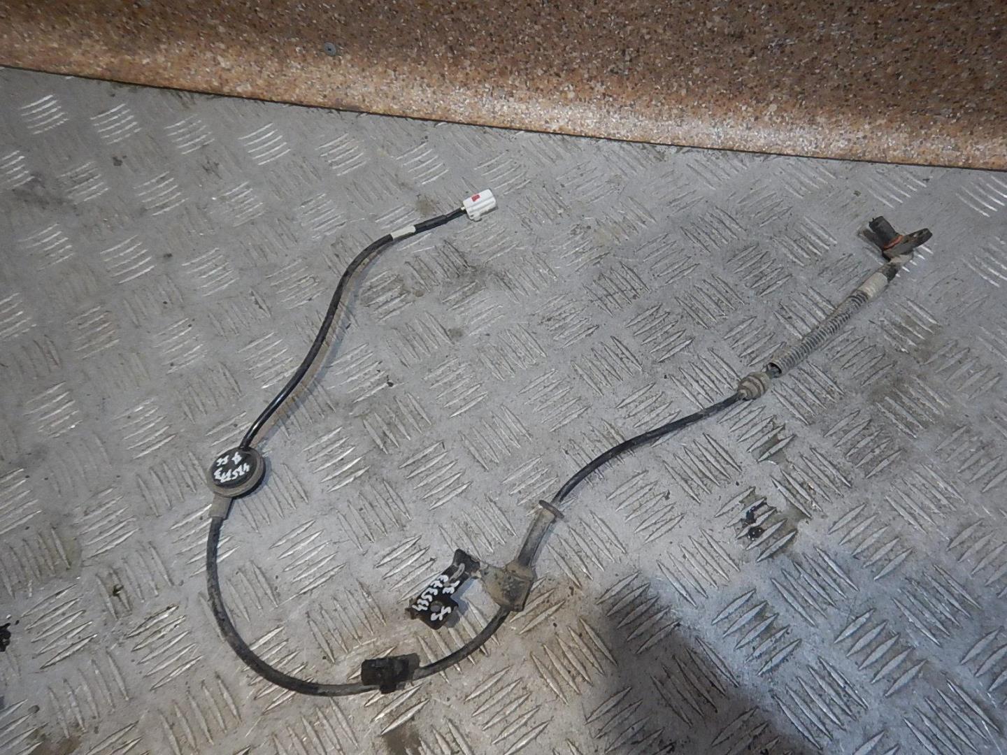 Датчик ABS задний