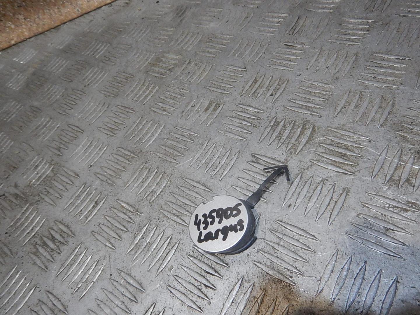 Заглушка буксировочного крюка