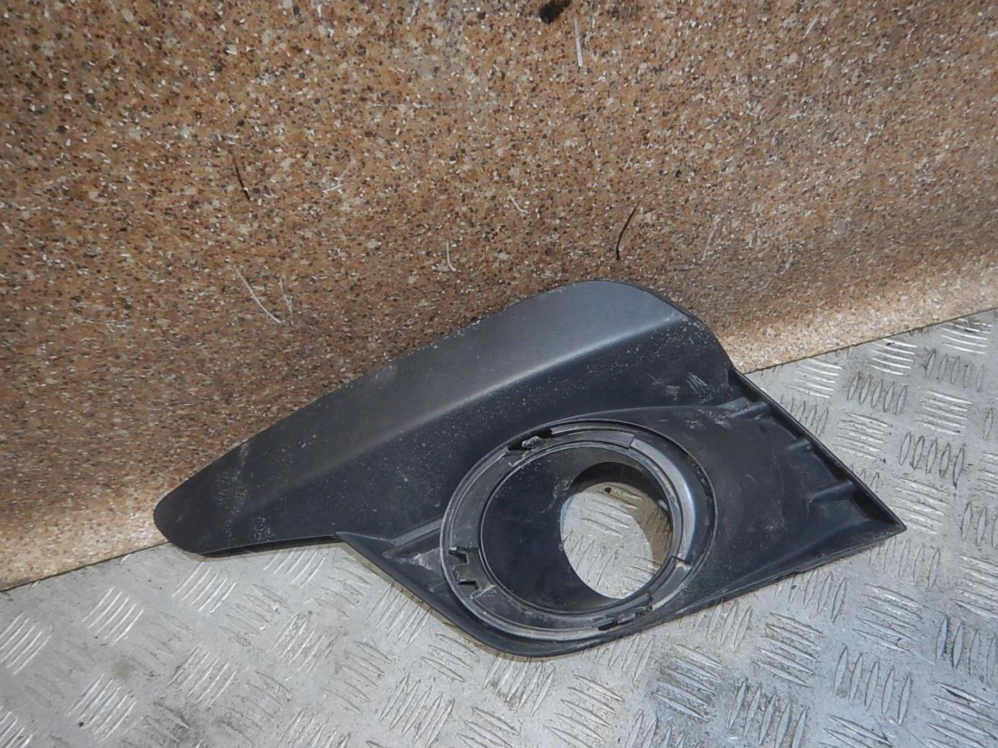 Решетка в бампер левая