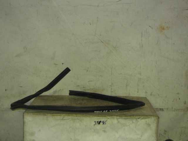 Уплотнитель стекла двери