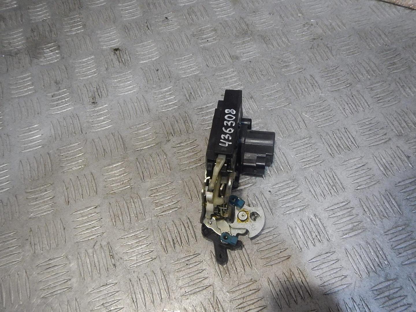 Замок двери задней правой