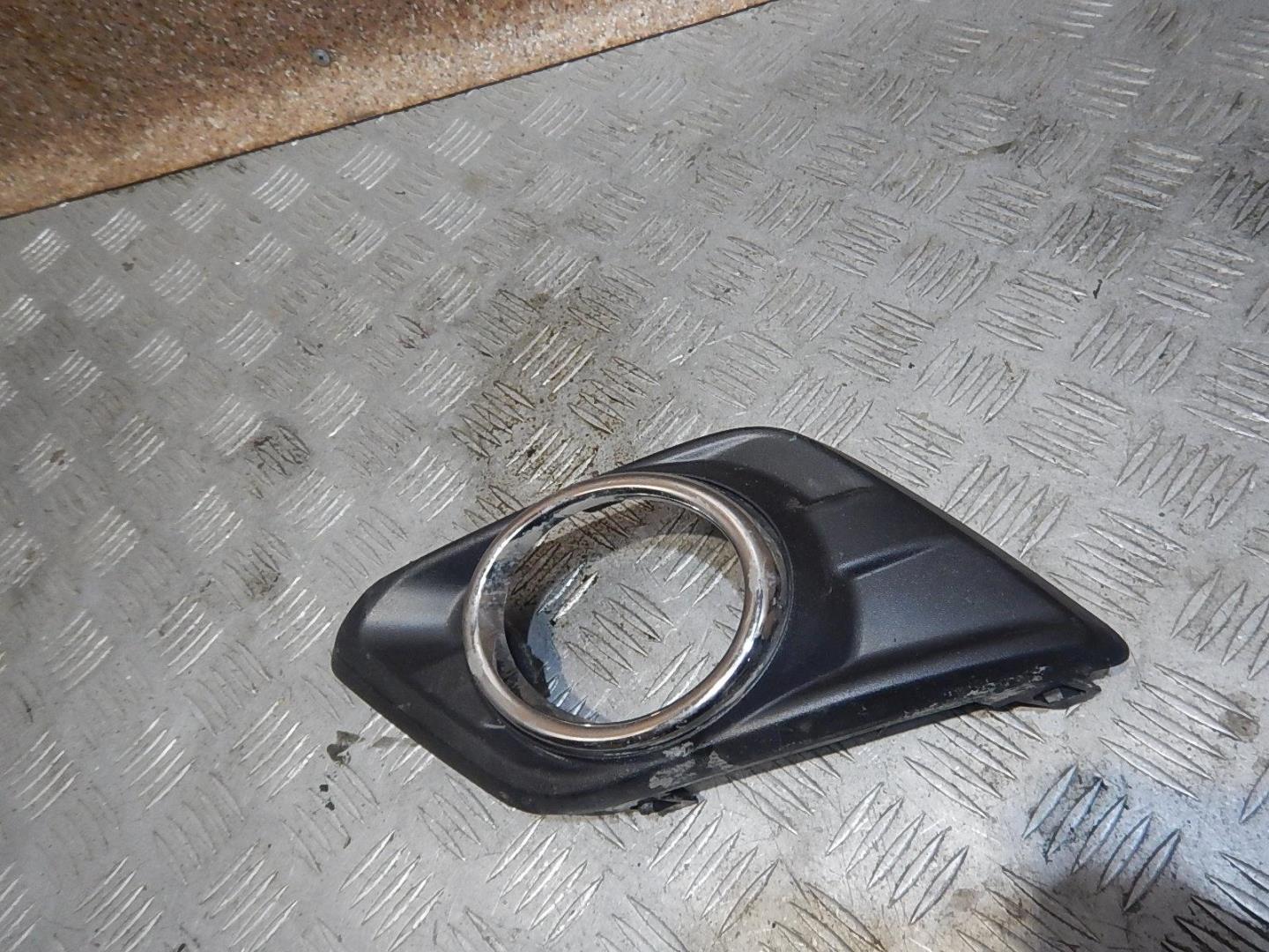 Решетка в бампер левая