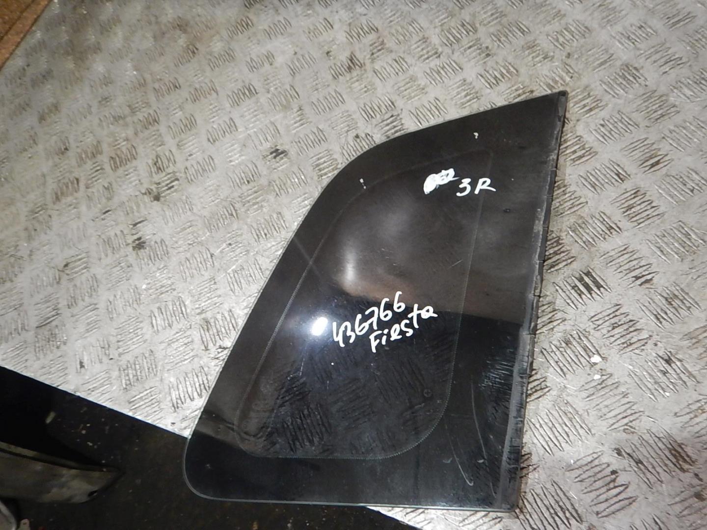 Стекло кузовное глухое правое