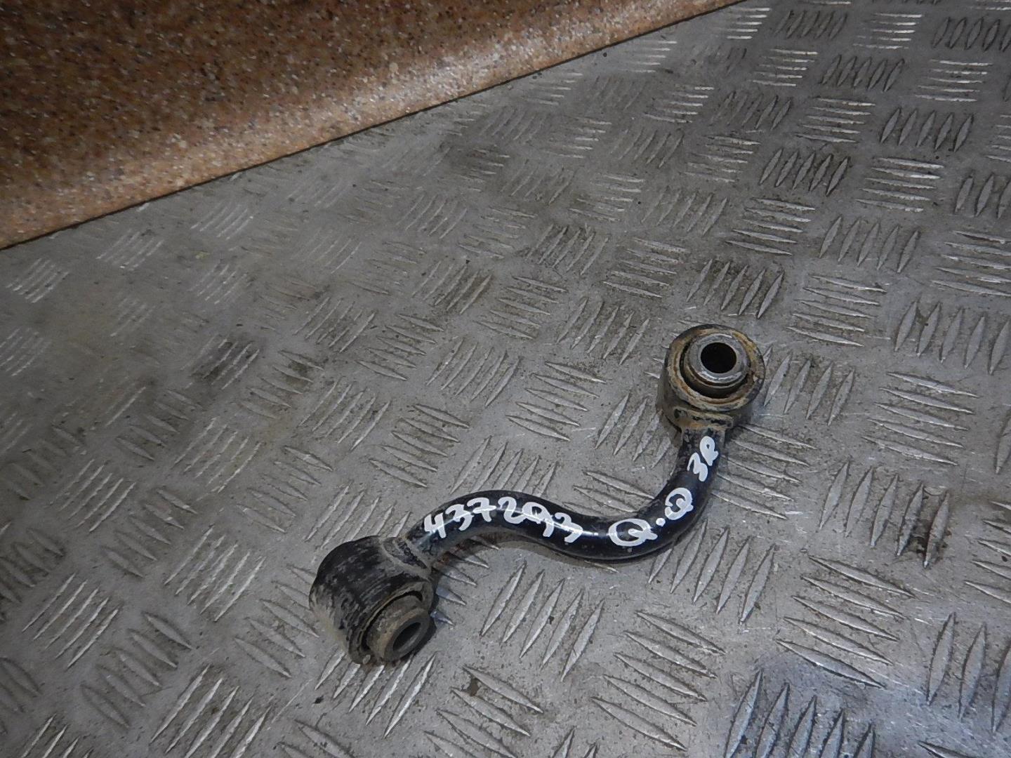 Стойка заднего стабилизатора