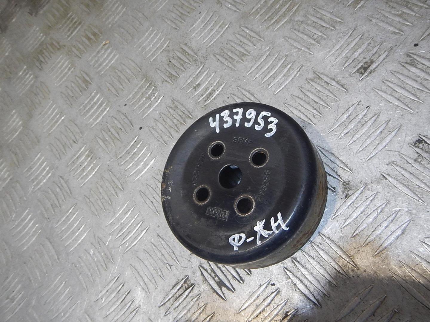 Шкив водяного насоса (помпы)