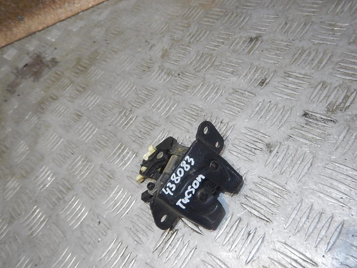 Замок багажника