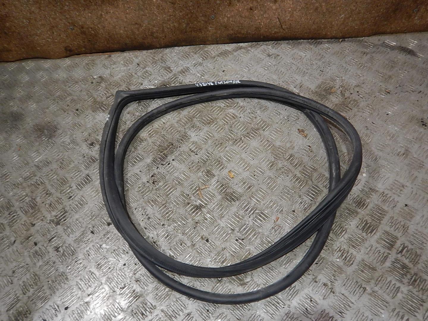 Уплотнитель двери