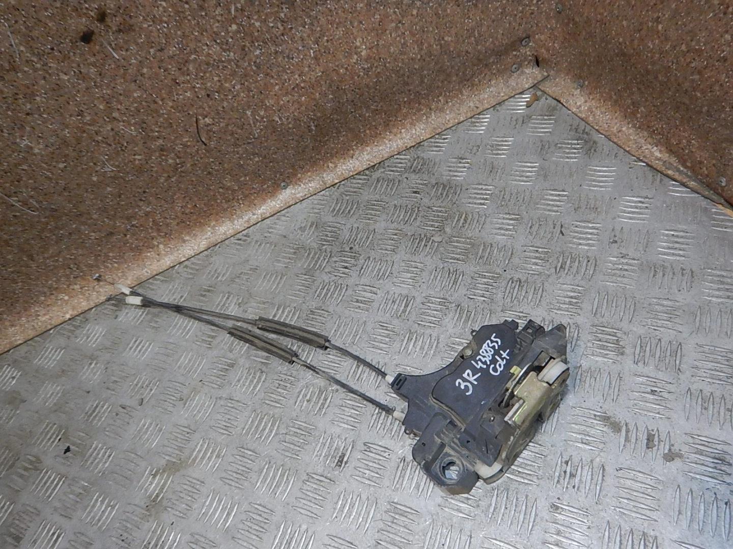 Замок двери задней правой