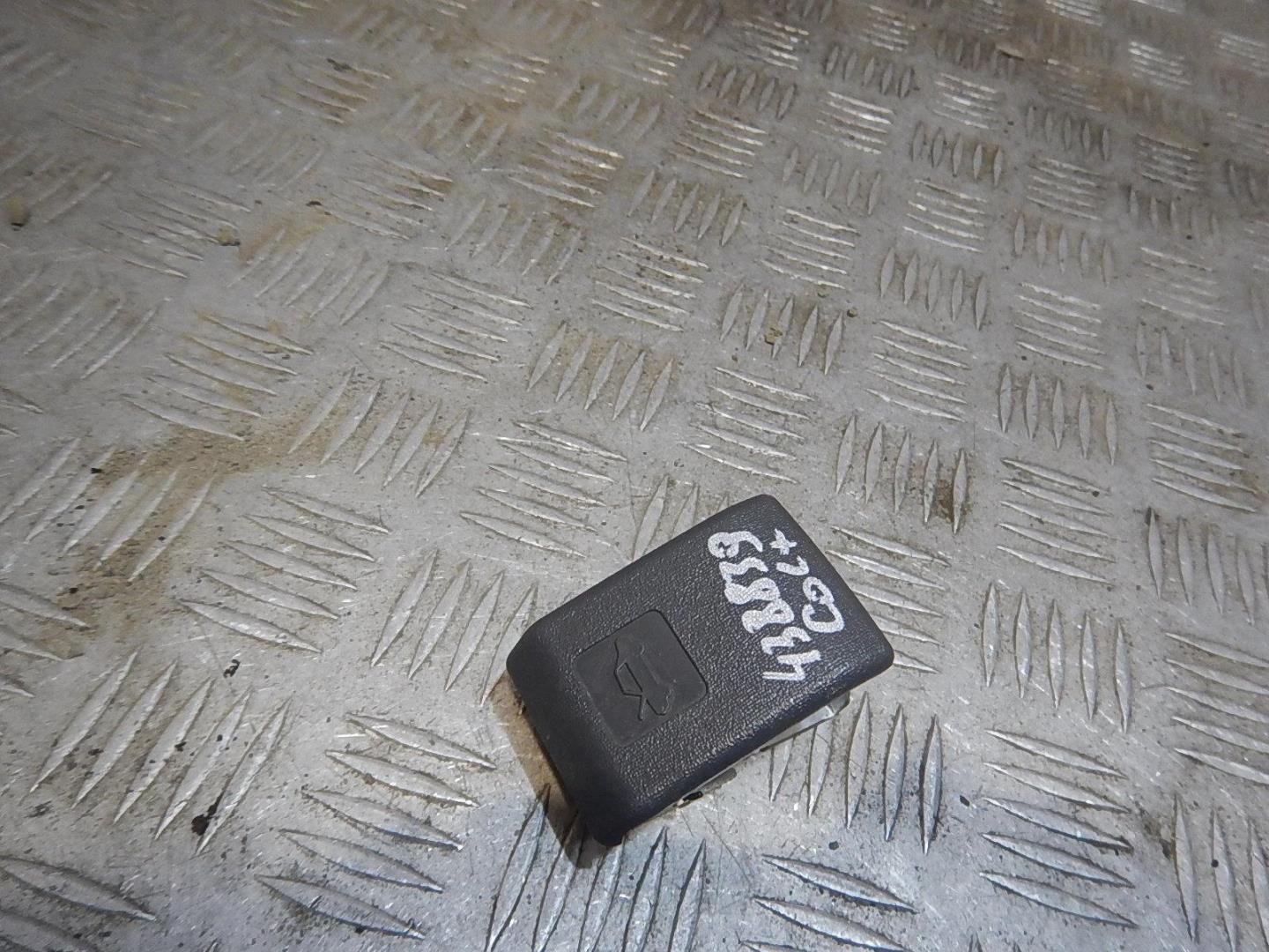 Ручка открывания капота