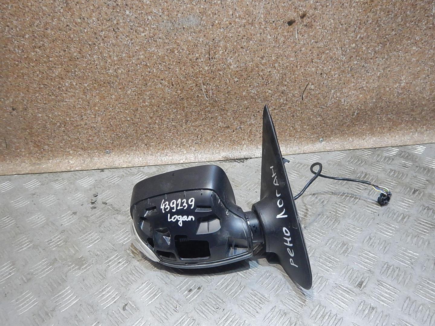 Зеркало правое электрическое