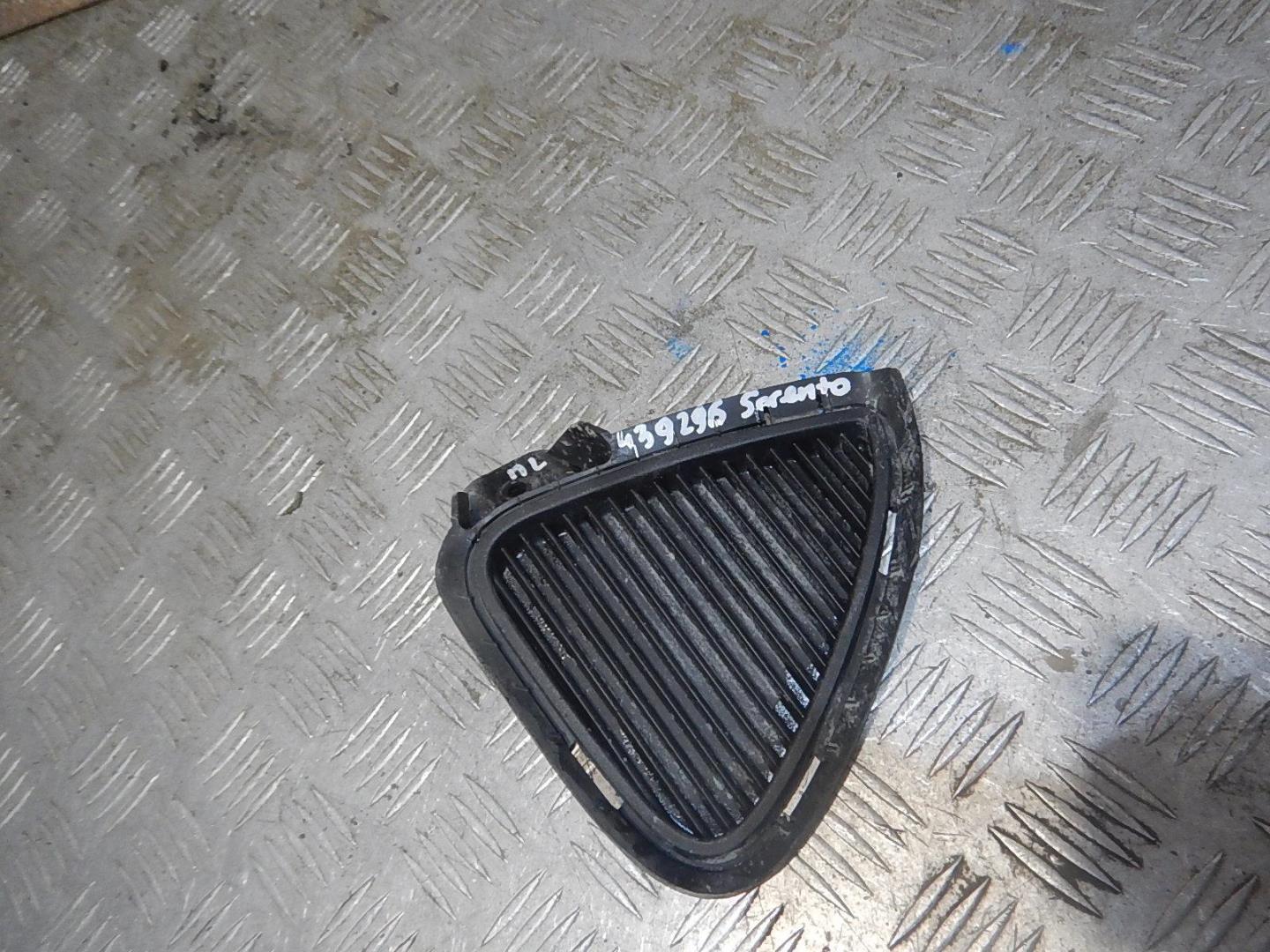 Решетка в бампер левая