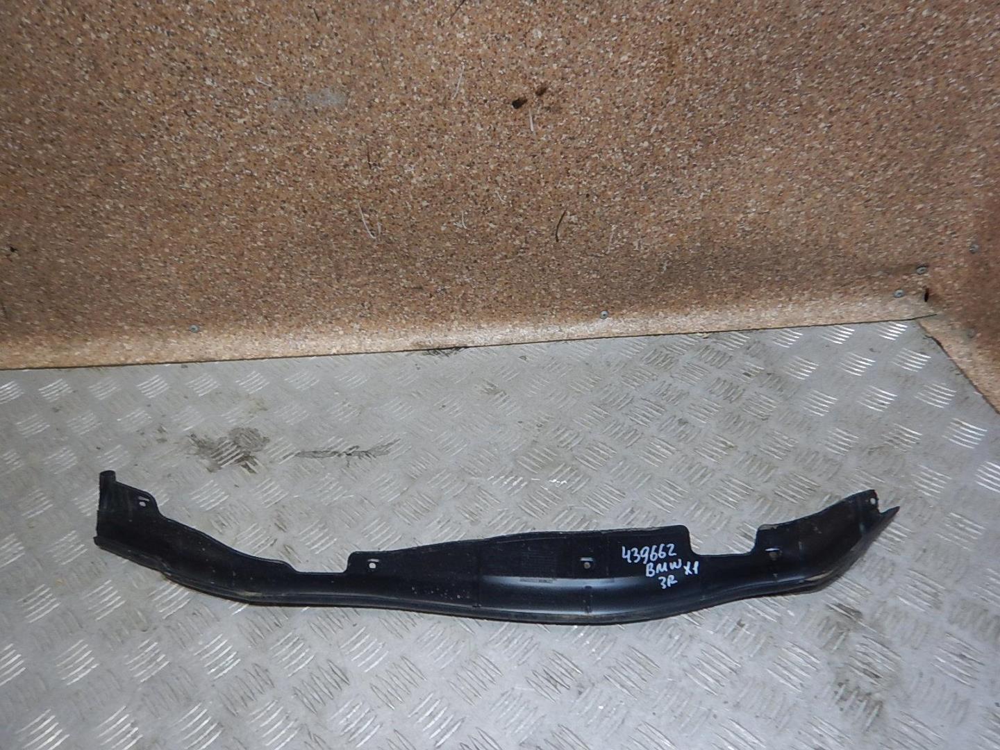 Уплотнитель задней правой двери