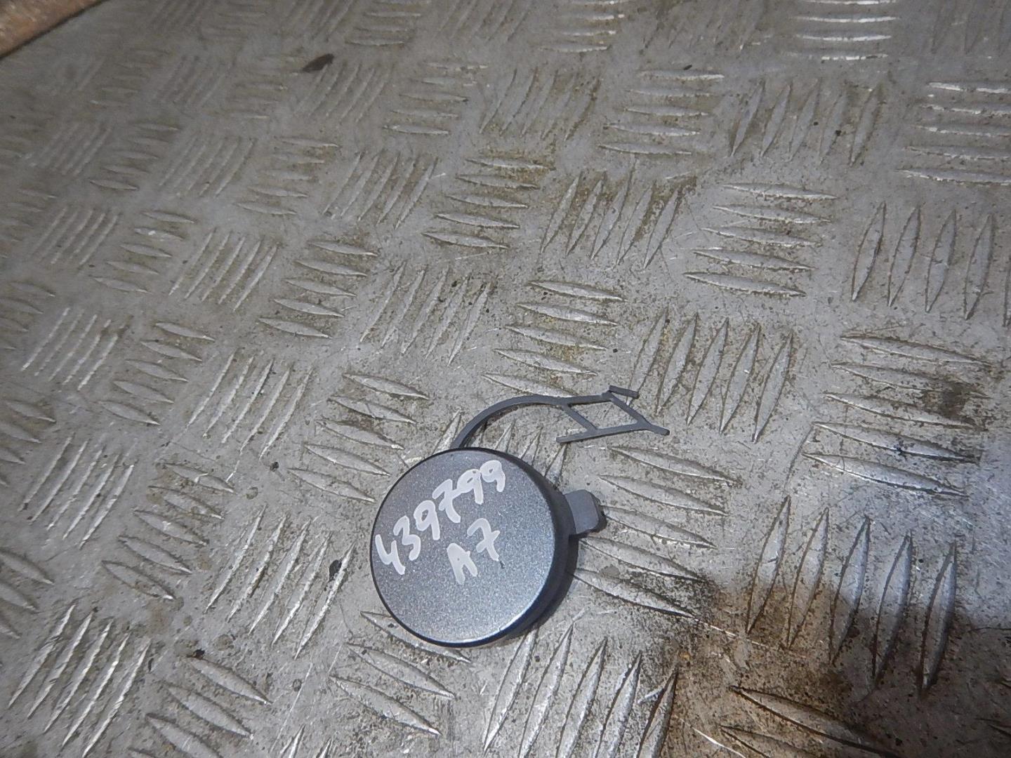 Заглушка буксировочного крюка