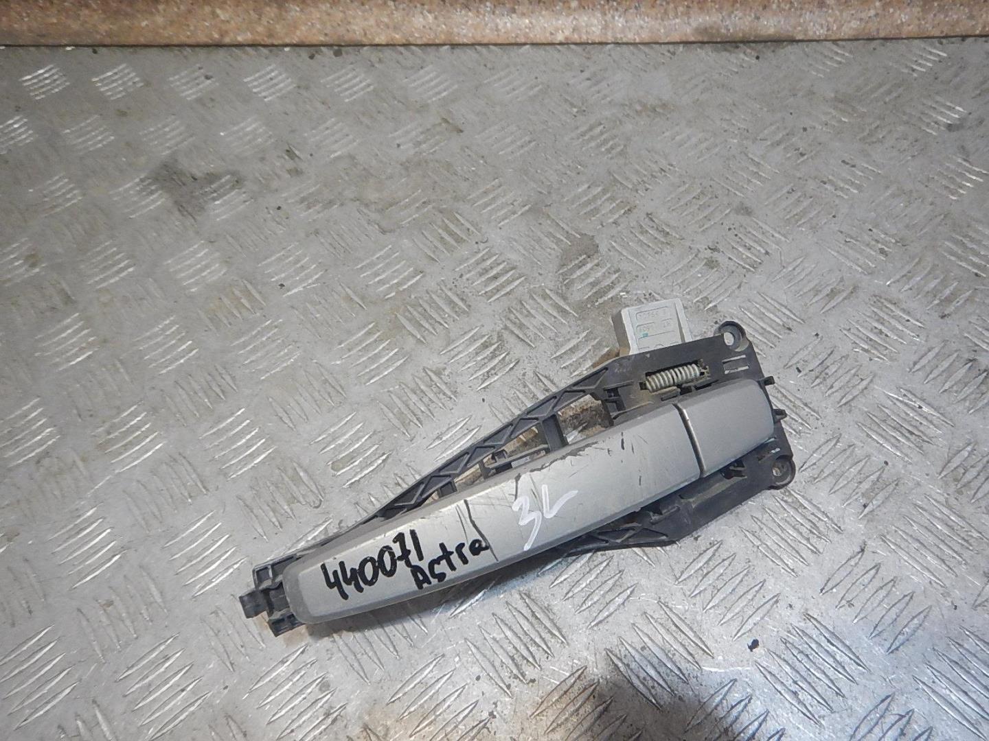 Ручка двери задней наружная левая