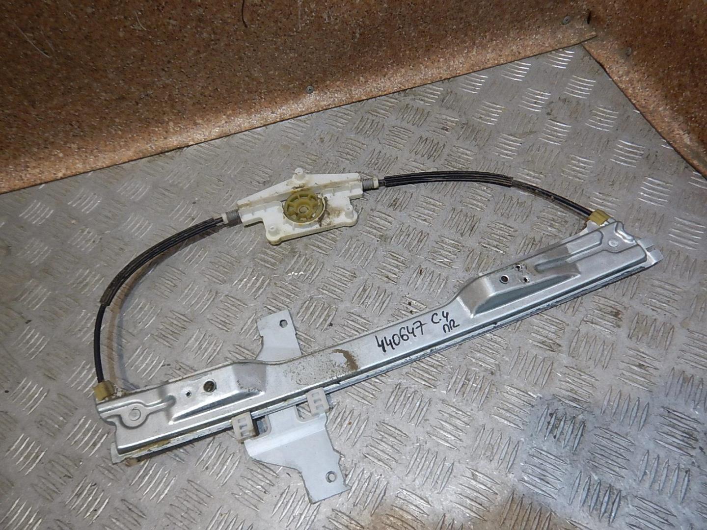 Стеклоподъемник электр. передний правый