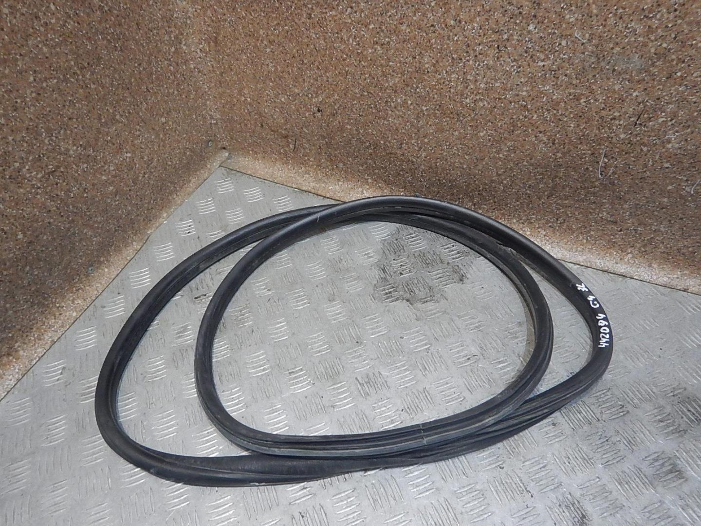 Уплотнитель двери