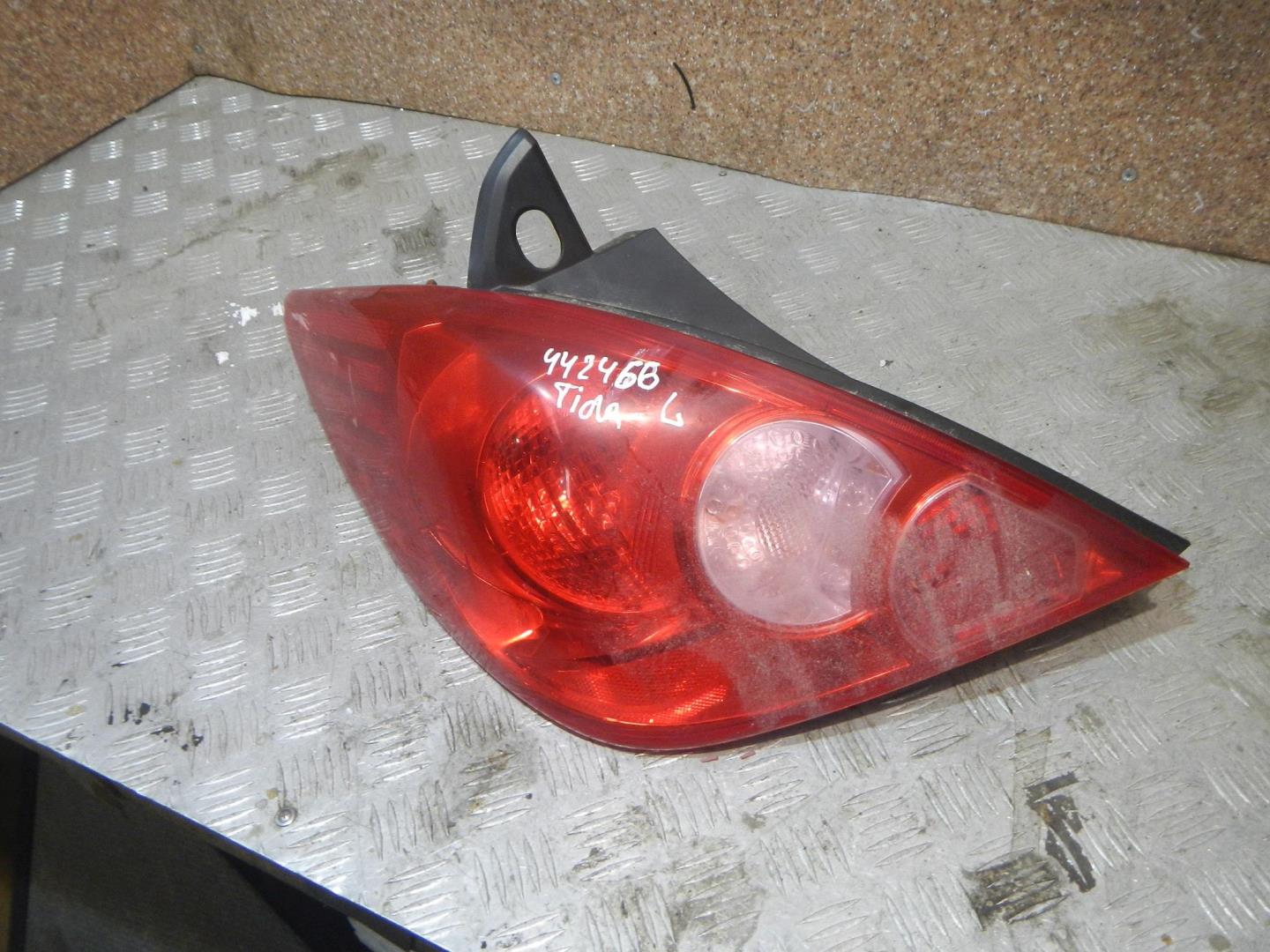 Фонарь задний левый