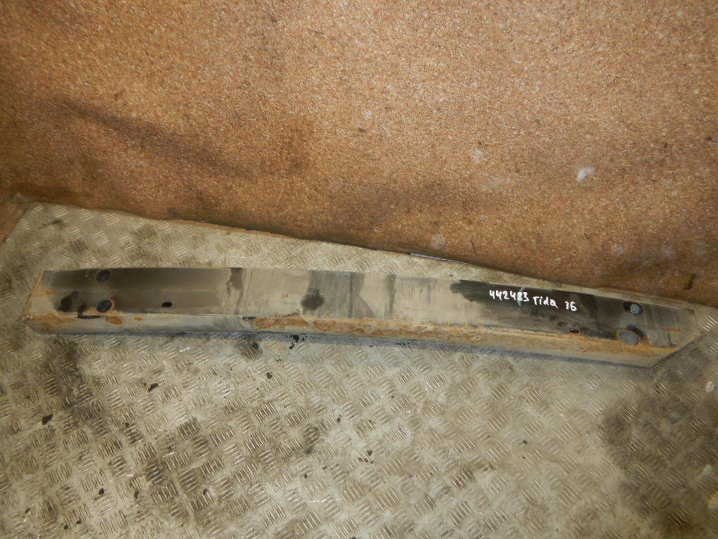 Усилитель заднего бампера