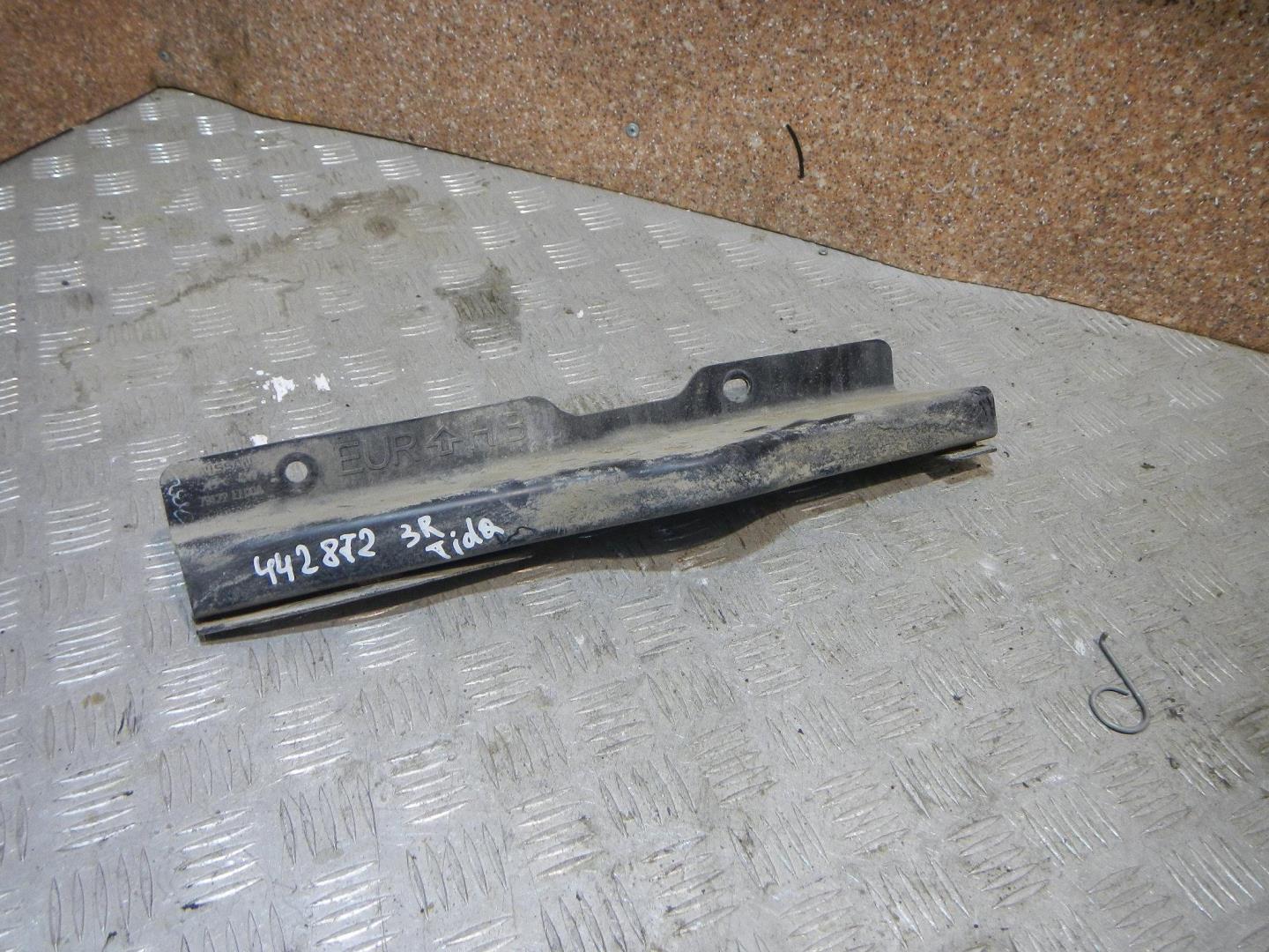 Кронштейн заднего бампера правый