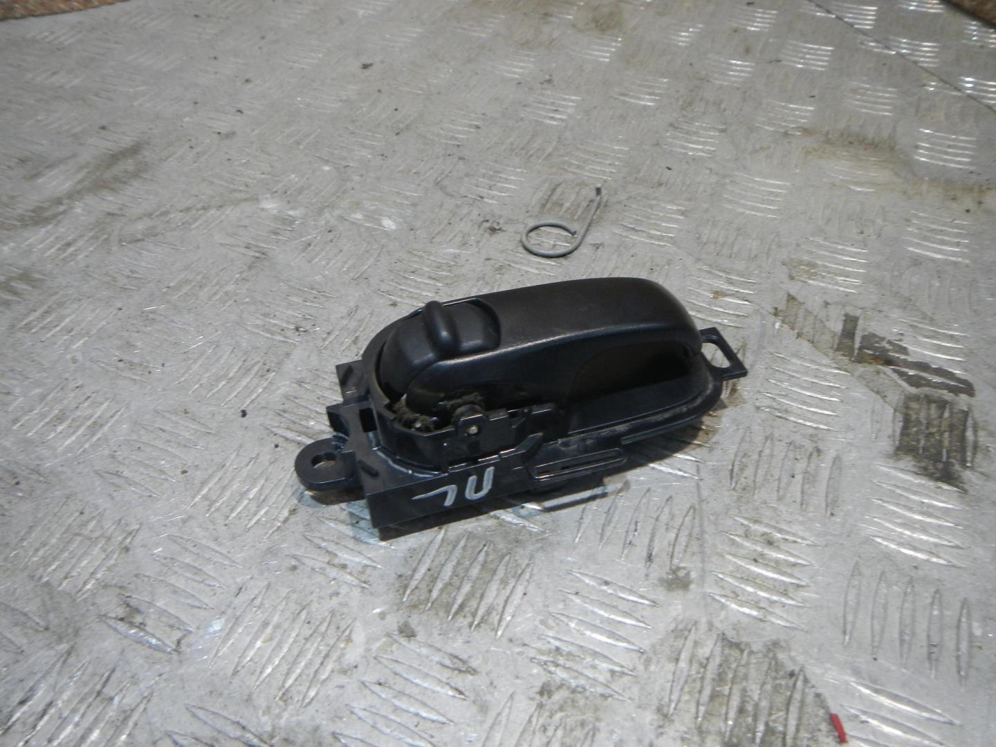 Ручка двери внутренняя левая