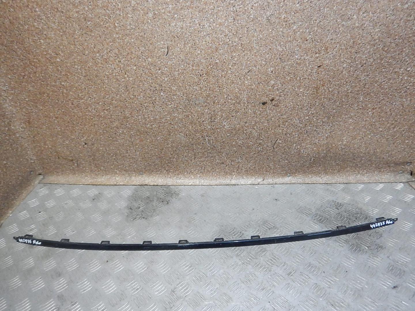 Молдинг заднего бампера