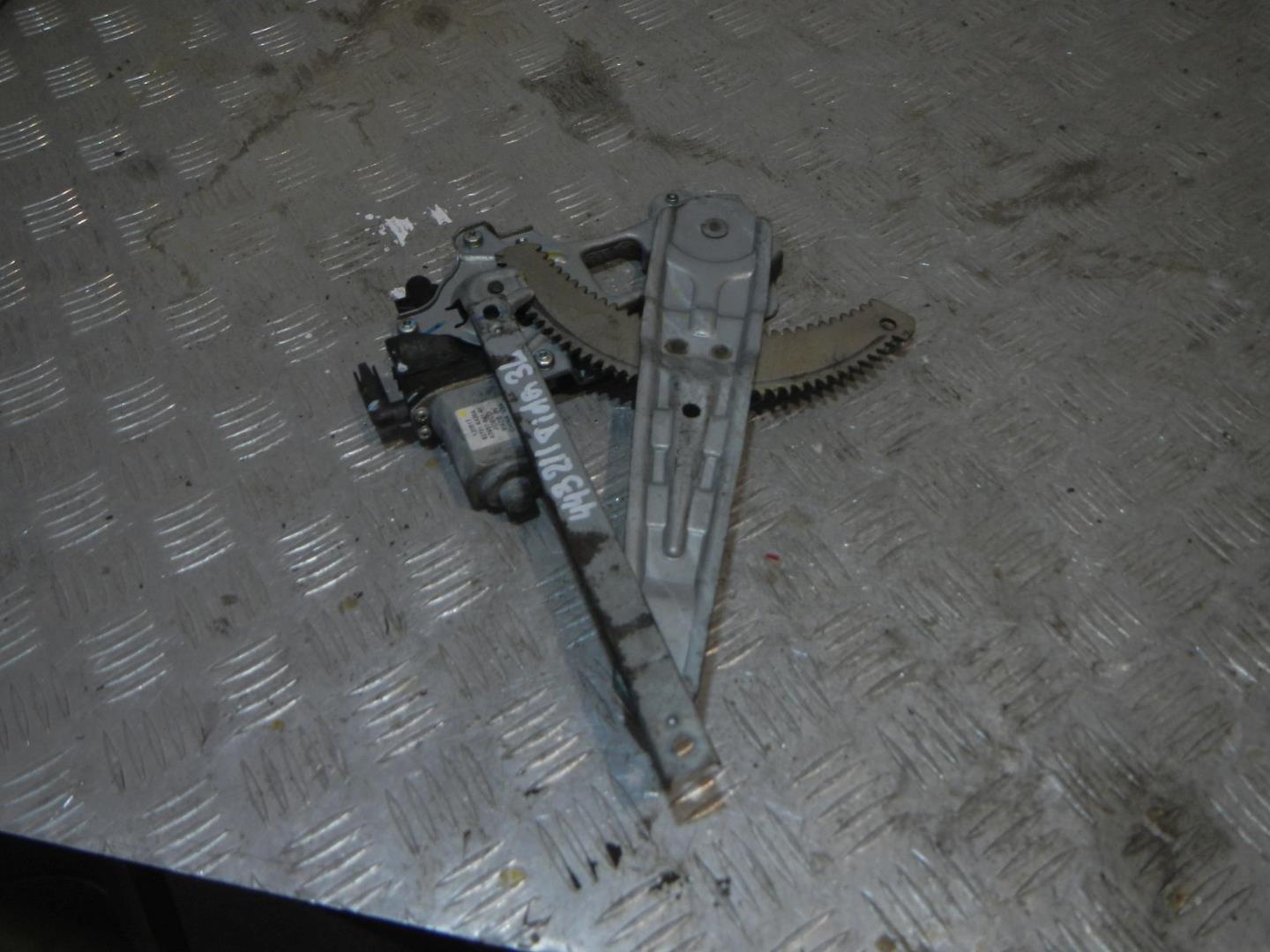 Стеклоподъемник электр. задний левый